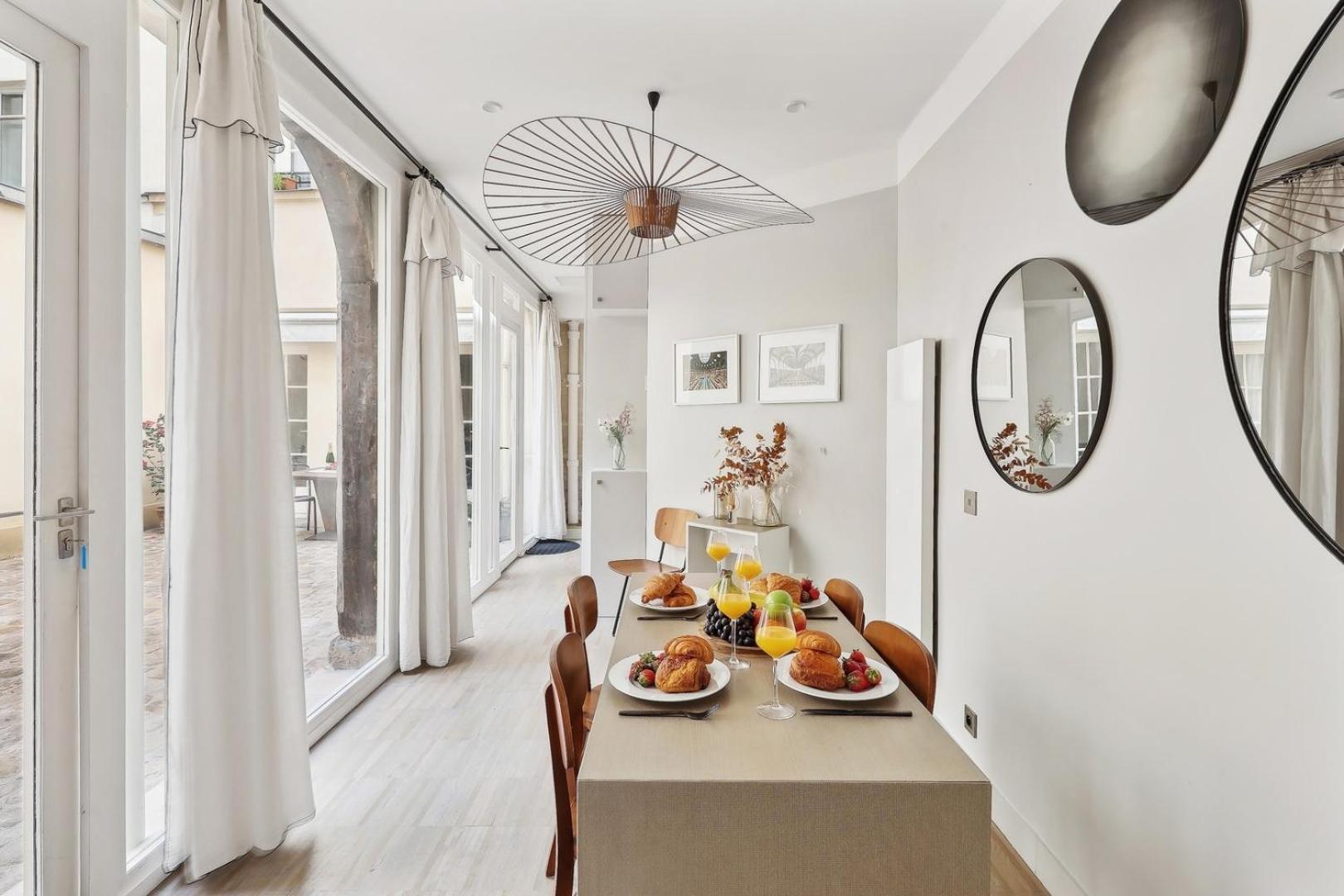 Bnbnook - Elegant 2br In The Heart Of Le Marais Apartment *